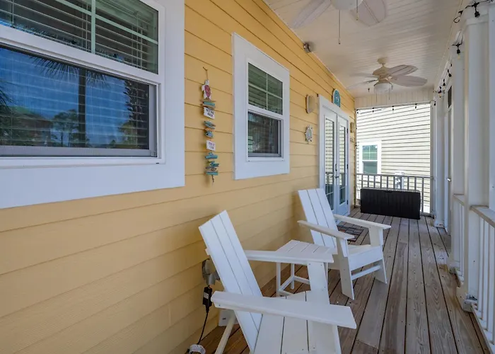 Free At Last! Purple Parrot 1c By Pkrm Apartment Pensacola